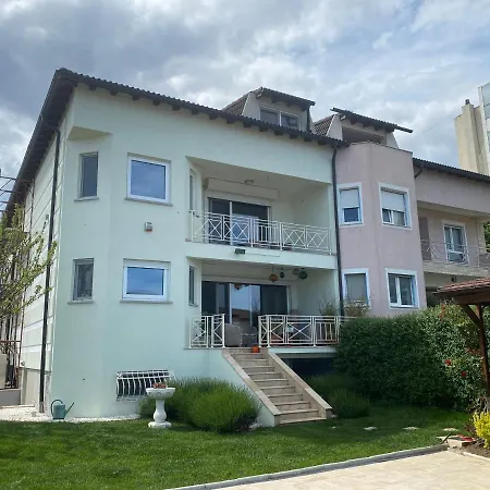 La Plage Apartment *